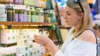Vorsicht beim Kosmetik-Kauf: INCI-Liste richtig lesen