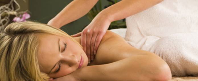 Tipps für eine entspannende Massage mit ätherischen Ölen